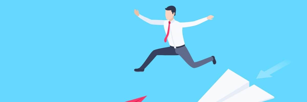 Illustration springende Person auf Papierfliegern